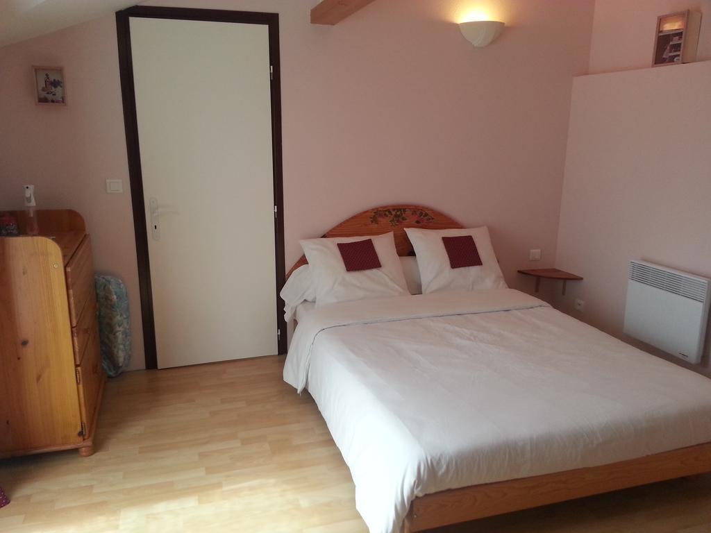 Moustey Chambres D'Hotes Au Grillon Dort חדר תמונה