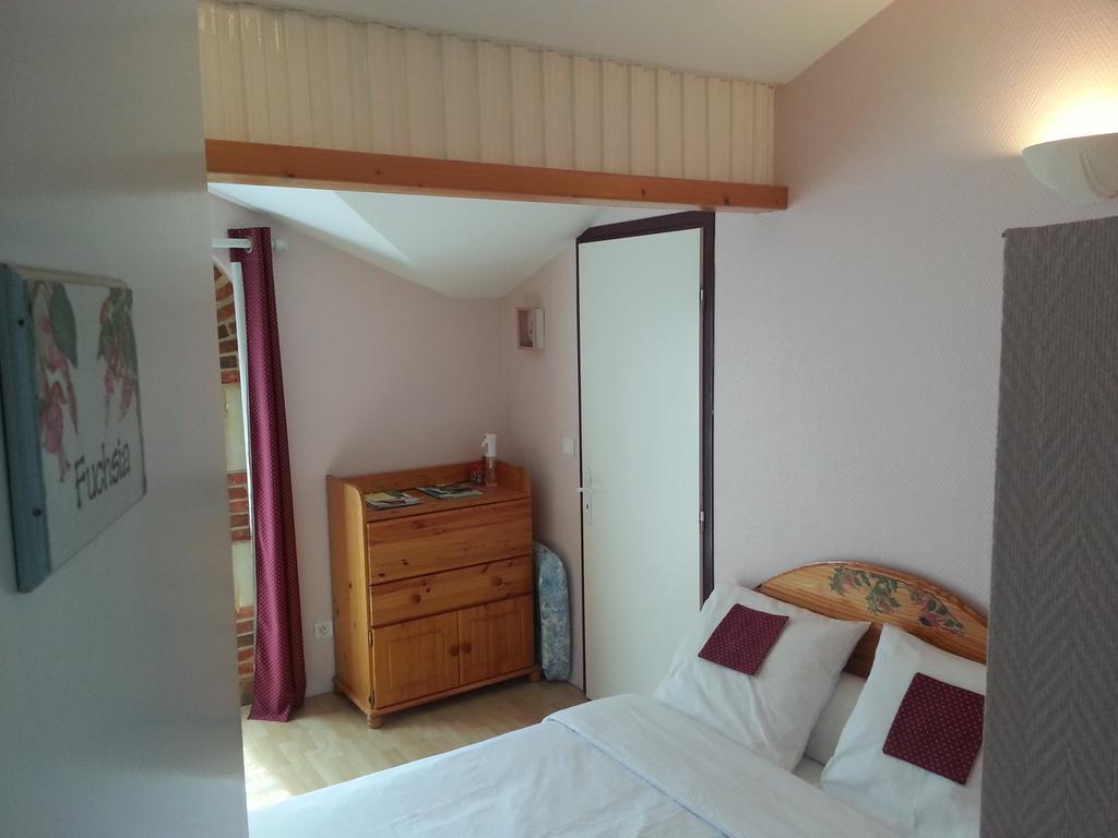 Moustey Chambres D'Hotes Au Grillon Dort חדר תמונה